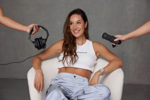 Read more about the article Australian Condition Influencer Kayla Itsines Launches Podcast – Closing date